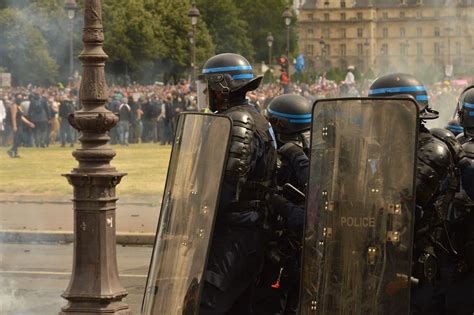 A Rebelião de 980: Uma História de Poder e Pãezinho em Kiev