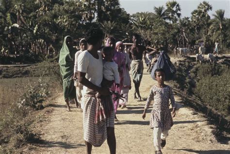 A Crise de 1971 no Paquistão: Uma História de Divisões Étnicas e um Nascimento Conturbado